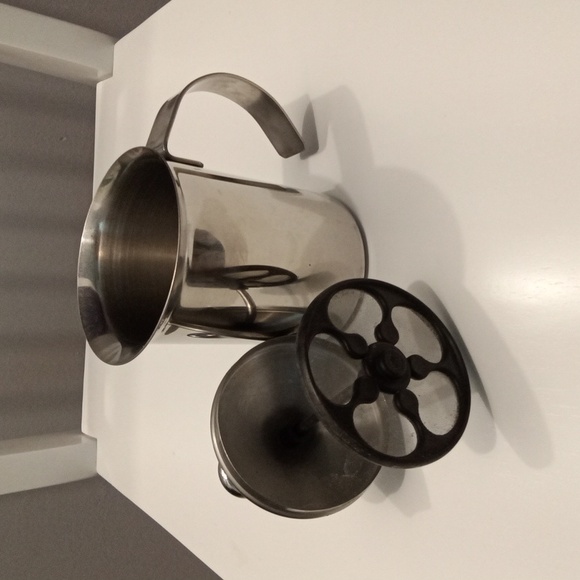 Cuisnox Hand Pump Milk Frother - Picture 2 of 2